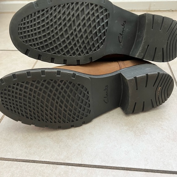 Clarks Suede Chelsea Boots - Picture 4 of 5